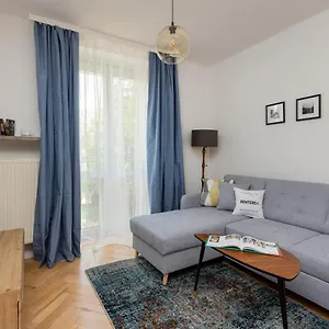 Tasteful In Center By Renters Apartament